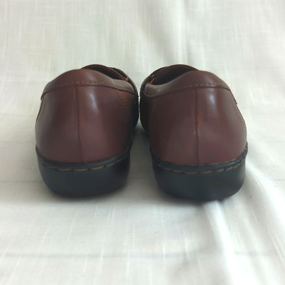 Clark's Loafers comfort shoe women's size 8 wide, brown leather - Picture 4 of 10